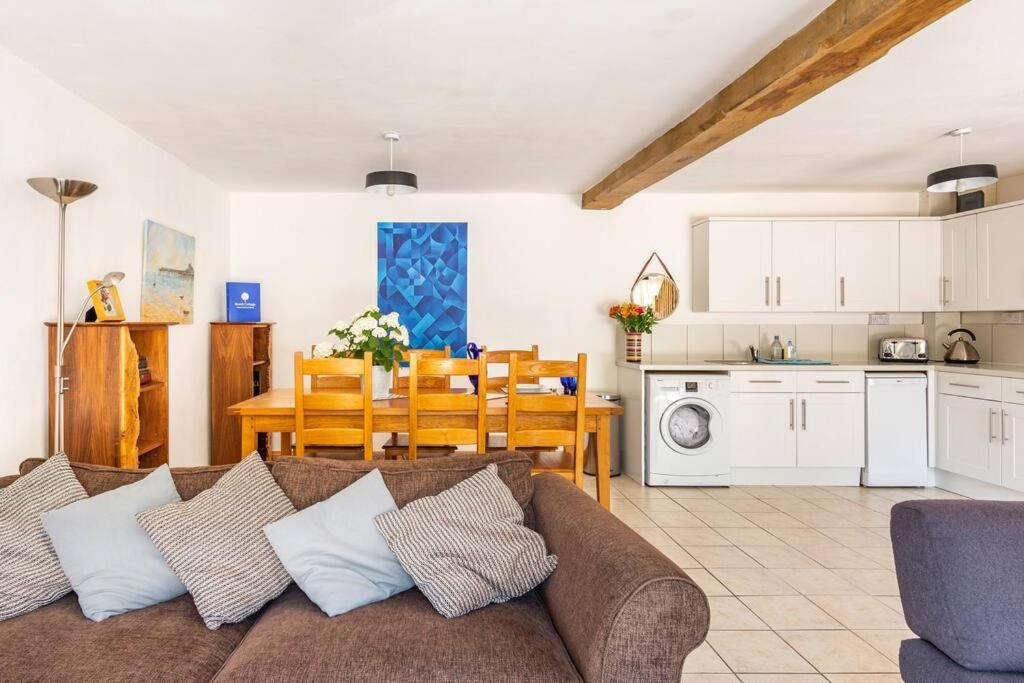 Beech Cottage, Spacious Rural Retreat *